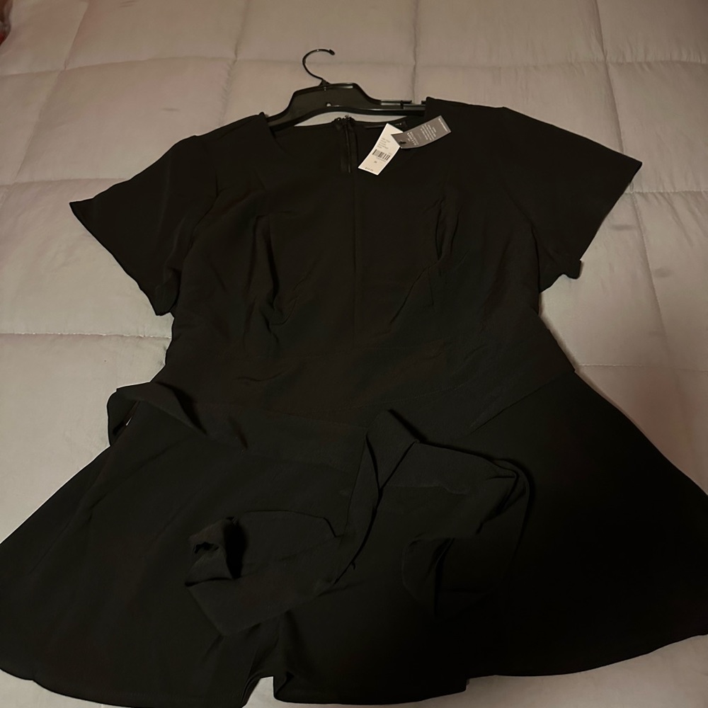 Lane Bryant size 20W black short sleeve blouse with belt